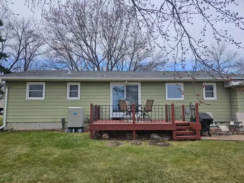 Exterior - 306 Enterprise Dr, Mooreton, ND 58061 photo 2 of 6