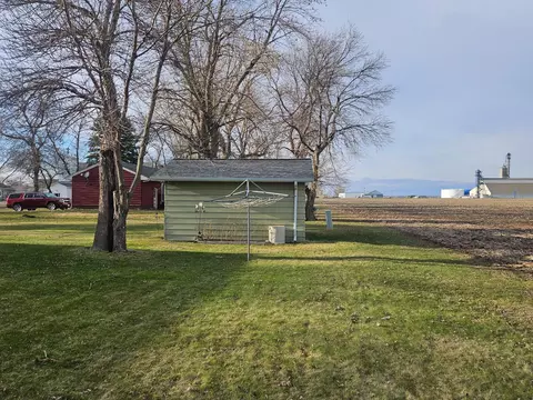 Exterior - 306 Enterprise Dr, Mooreton, ND 58061 photo 6 of 6