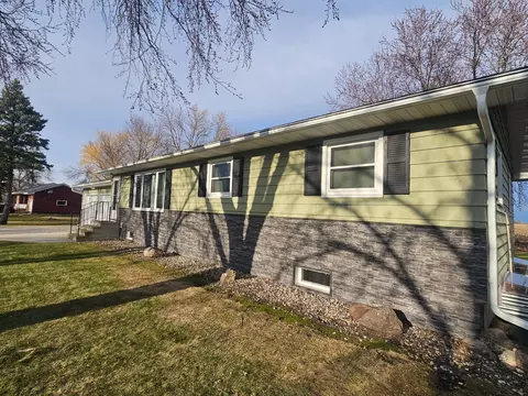 Exterior - 306 Enterprise Dr, Mooreton, ND 58061 photo 1 of 6