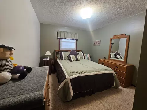 Bedroom - 306 Enterprise Dr, Mooreton, ND 58061 photo 3 of 4
