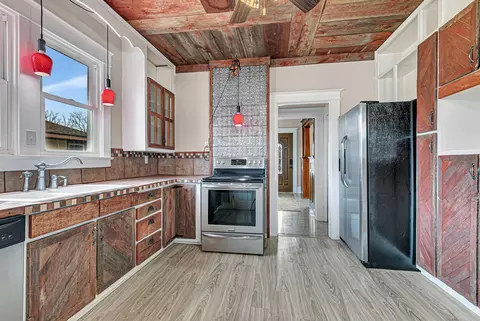 Kitchen - 817 12th Ave S, Saint Cloud, MN 56301 photo 2 of 3