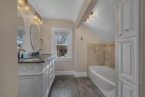 Bath - 817 12th Ave S, Saint Cloud, MN 56301 photo 2 of 3
