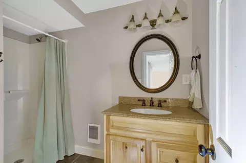 Bath - 817 12th Ave S, Saint Cloud, MN 56301 photo 3 of 3