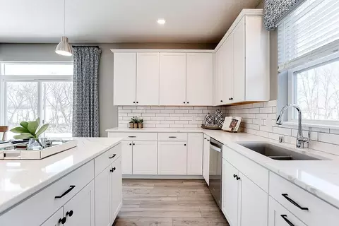 Kitchen - 23657 Marshview Dr, Rogers, MN 55374 photo 4 of 4