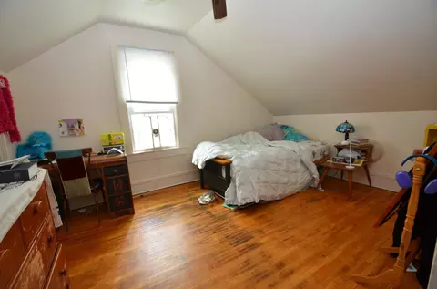 Bedroom - 1026 E 3rd St, Duluth, MN 55805 photo 4 of 4