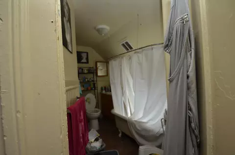 Bath - 1026 E 3rd St, Duluth, MN 55805 photo 1 of 2