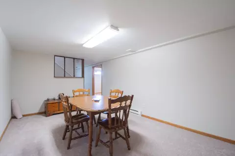 Dining - 505 8th Ave SE, Barnesville, MN 56514 photo 4 of 5