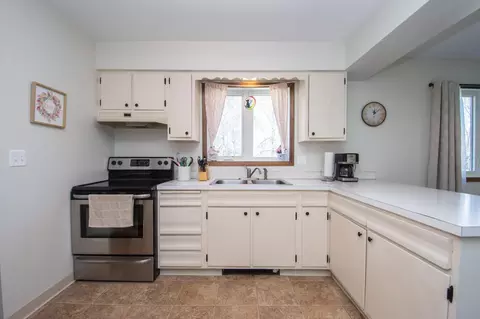 Kitchen - 505 8th Ave SE, Barnesville, MN 56514 photo 3 of 5