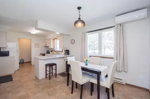 Dining - 505 8th Ave SE, Barnesville, MN 56514 photo 1 of 5