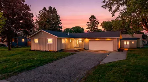 174 Cannon View Dr, Red Wing, MN 55066
