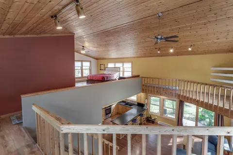 Entry Way - 671 Shore Haven Ln, Hackensack, MN 56452 photo 2 of 4