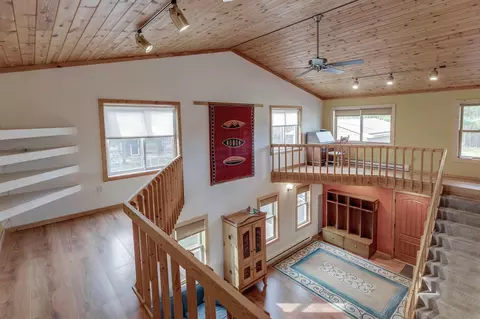 Entry Way - 671 Shore Haven Ln, Hackensack, MN 56452 photo 3 of 4