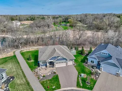 1037 Oakwood Ct, Newport, MN 55055