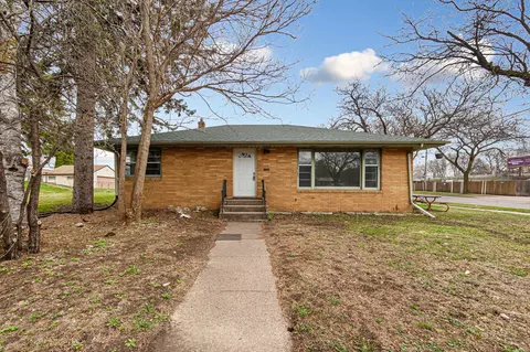 1384 Albemarle St, Saint Paul, MN 55117