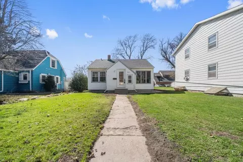 1014 Hawthorne St, Alexandria, MN 56308