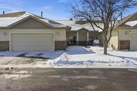 609 Dublin Ct, Mankato, MN 56001