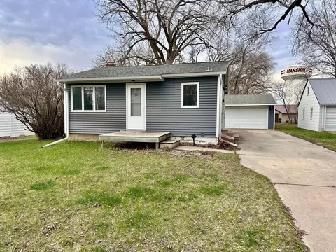805 N 5th St, Marshall, MN 56258