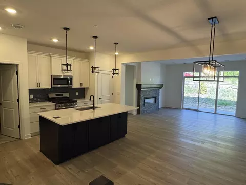 13788 Hollybrook Cir, Apple Valley, MN 55124