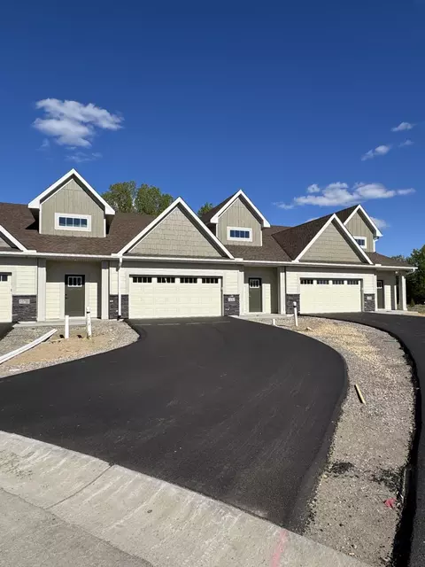 13792 Hollybrook Cir, Apple Valley, MN 55124