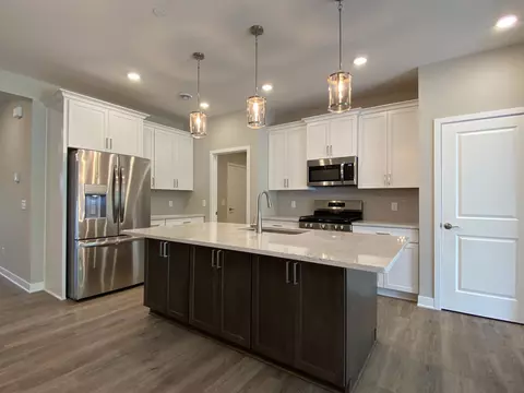 13792 Hollybrook Cir, Apple Valley, MN 55124