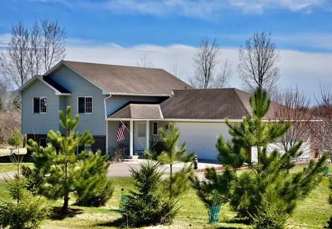 10807 96th St, Milaca, MN 56353