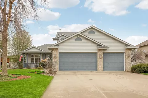 2014 Blue Jay St, Shakopee, MN 55379