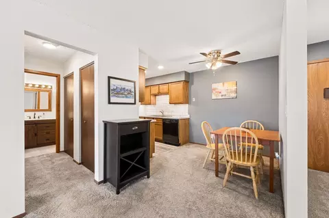 2730 Dale St N #D311, Roseville, MN 55113