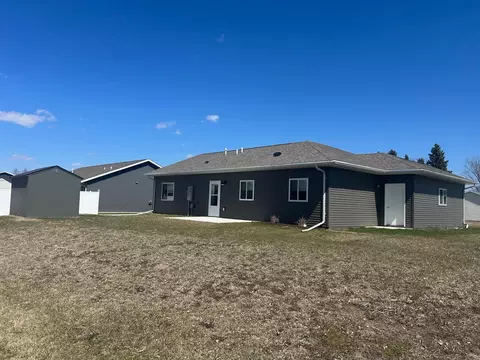 Exterior - 306 Oslo Ave, Marshall, MN 56258 photo 4 of 4