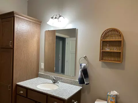 Bath - 306 Oslo Ave, Marshall, MN 56258 photo 1 of 2