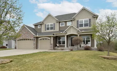 359 Riverside Cir, Anoka, MN 55303