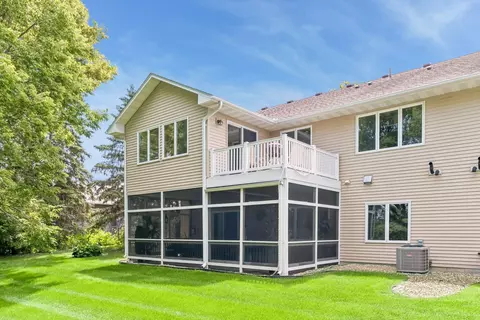 10327 165th St W, Lakeville, MN 55044