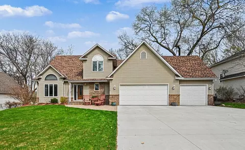 12126 Gantry Ln, Apple Valley, MN 55124