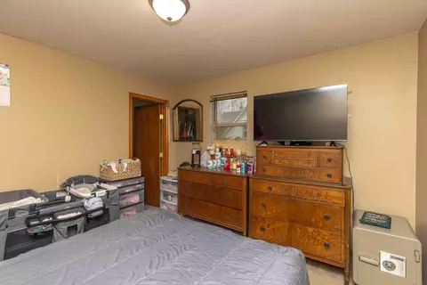 Bedroom - 525 Bluff St, Enderlin, ND 58027 photo 3 of 12