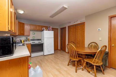 Kitchen - 525 Bluff St, Enderlin, ND 58027 photo 2 of 3