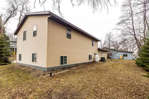 Exterior - 525 Bluff St, Enderlin, ND 58027 photo 5 of 6
