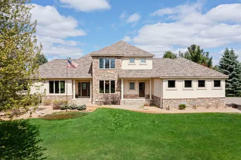 411 Emerald Ln, Mahtomedi, MN 55115