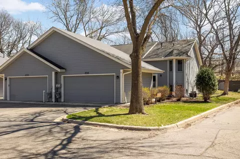2716 River Woods Ln, Burnsville, MN 55337