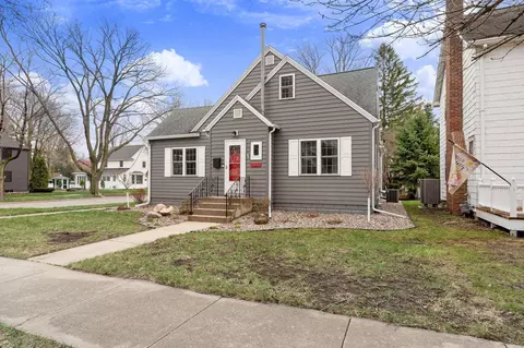 Exterior - 701 6th Ave SW, Austin, MN 55912 photo 2 of 11