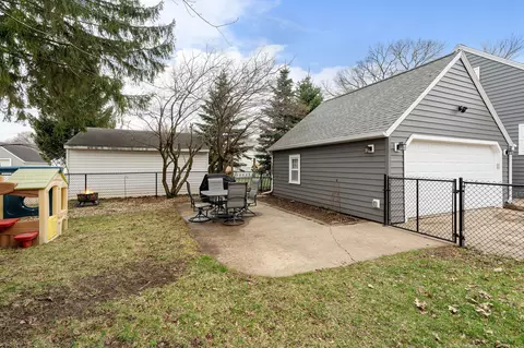 Exterior - 701 6th Ave SW, Austin, MN 55912 photo 9 of 11