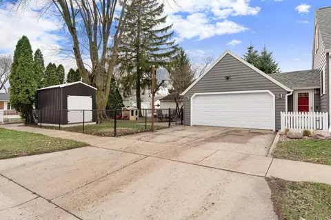 Exterior - 701 6th Ave SW, Austin, MN 55912 photo 5 of 11