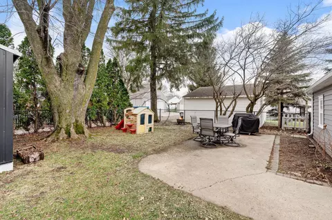 Exterior - 701 6th Ave SW, Austin, MN 55912 photo 10 of 11