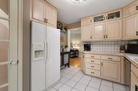Kitchen - 701 6th Ave SW, Austin, MN 55912 photo 3 of 4