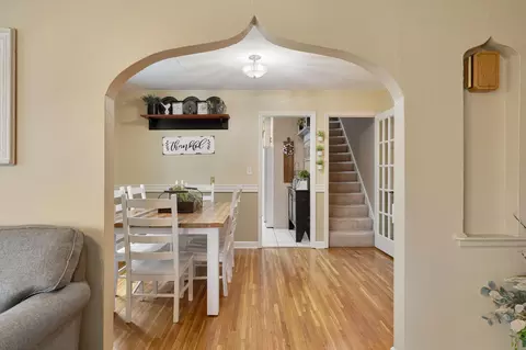 Entry Way - 701 6th Ave SW, Austin, MN 55912 photo 2 of 7