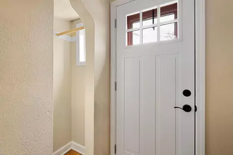 Entry Way - 701 6th Ave SW, Austin, MN 55912 photo 7 of 7