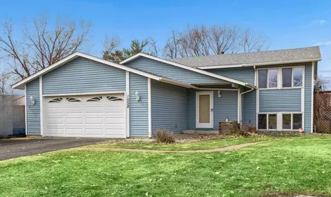 1558 9th Street Cir SE, Forest Lake, MN 55025