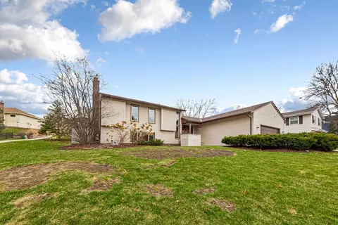 3509 W 99th St, Bloomington, MN 55431