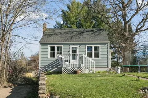 245 Iris St, Mahtomedi, MN 55115