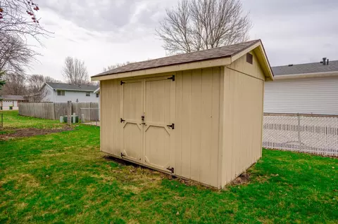 Exterior - 608 27th Ave SW, Willmar, MN 56201 photo 5 of 8