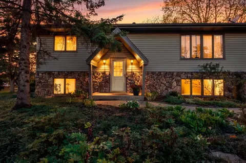 28508 Jocelyn Ave, Chisago City, MN 55013