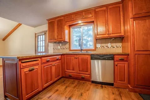 Kitchen - 600 33rd St NW, Willmar, MN 56201 photo 2 of 4